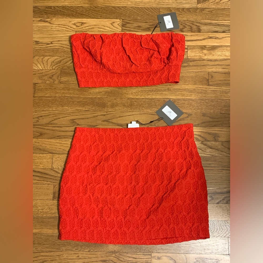 Red Rose Embossed Set